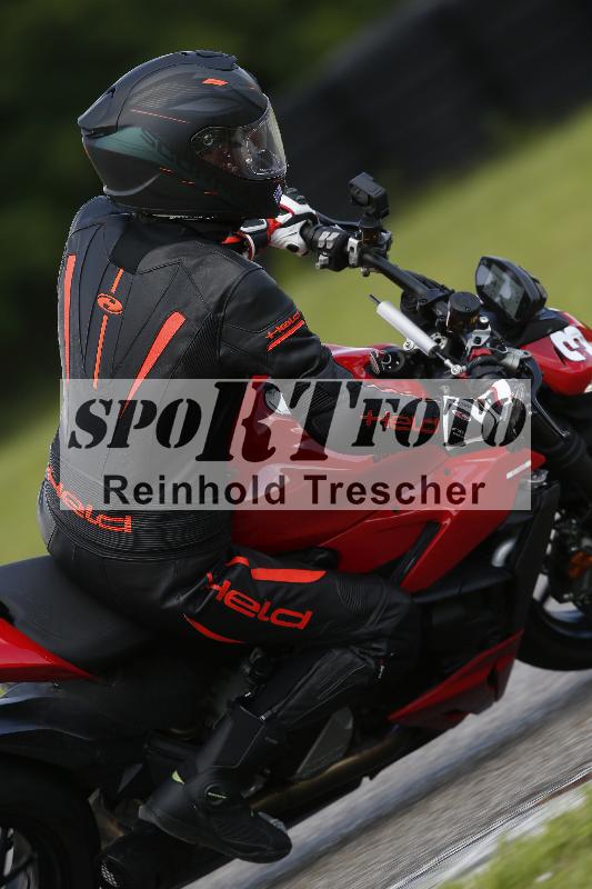 /Archiv-2024/29 12.06.2024 MOTO.CH Track Day ADR/Gruppe blau/36